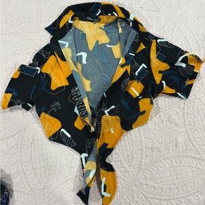 SHEIN Black and Mustard Geometric Printed Crop Top